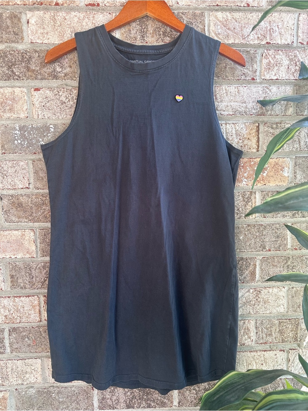 Super cute Spiritual Gangster Sleeveless Black Tank Top with Heart logo Large